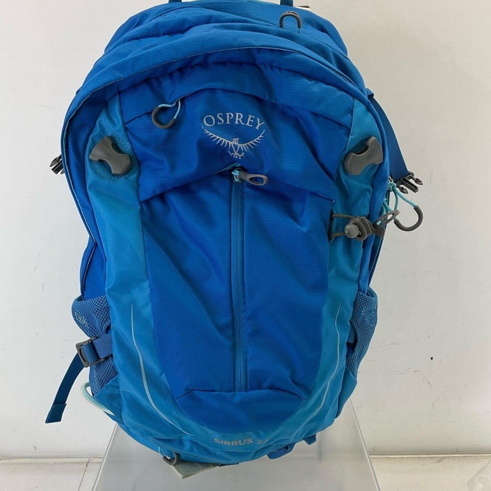 Osprey Sirius 24 Hydration Pack in Bright Blue